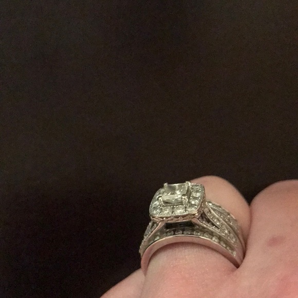 SOLD!!!! Wedding Set 💖💖 - Picture 4 of 6